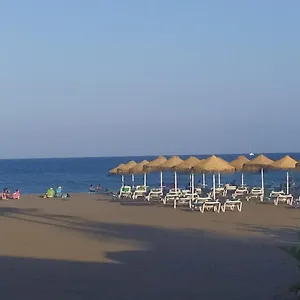 https://carihuela-sweetbeach.hotelsinnerja.org