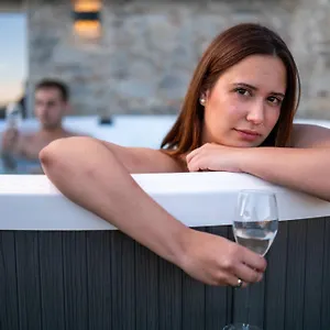 https://el-raco-dartes-vistas-increibles-con-jacuzzi.catalonia-hotels.com